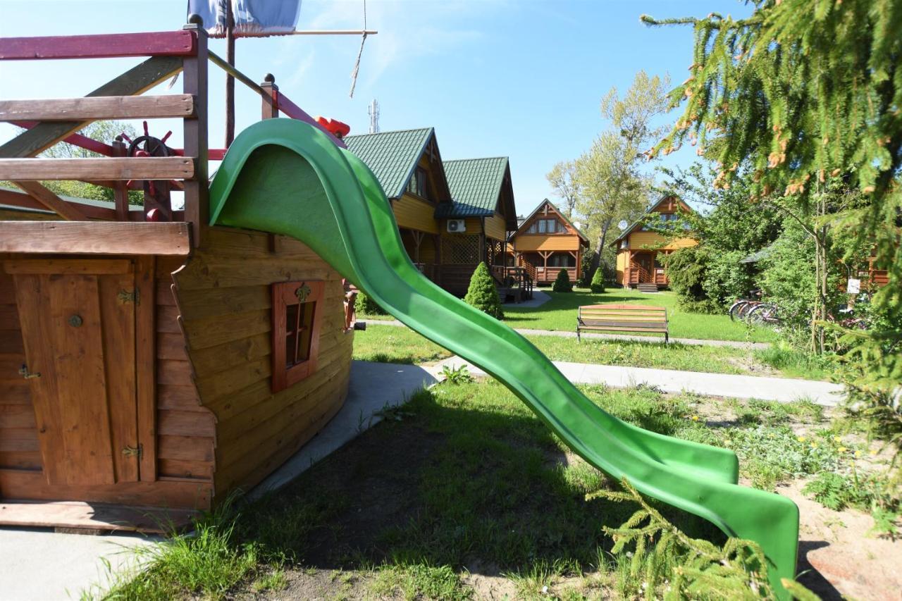 O.W. Sek Villa Karwia Eksteriør billede